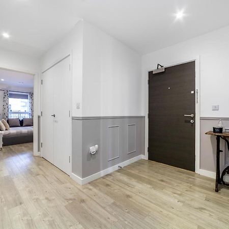 Апартаменты Private Double Bd With Optional Balcony, 15 Mins To London Cc Экстерьер фото
